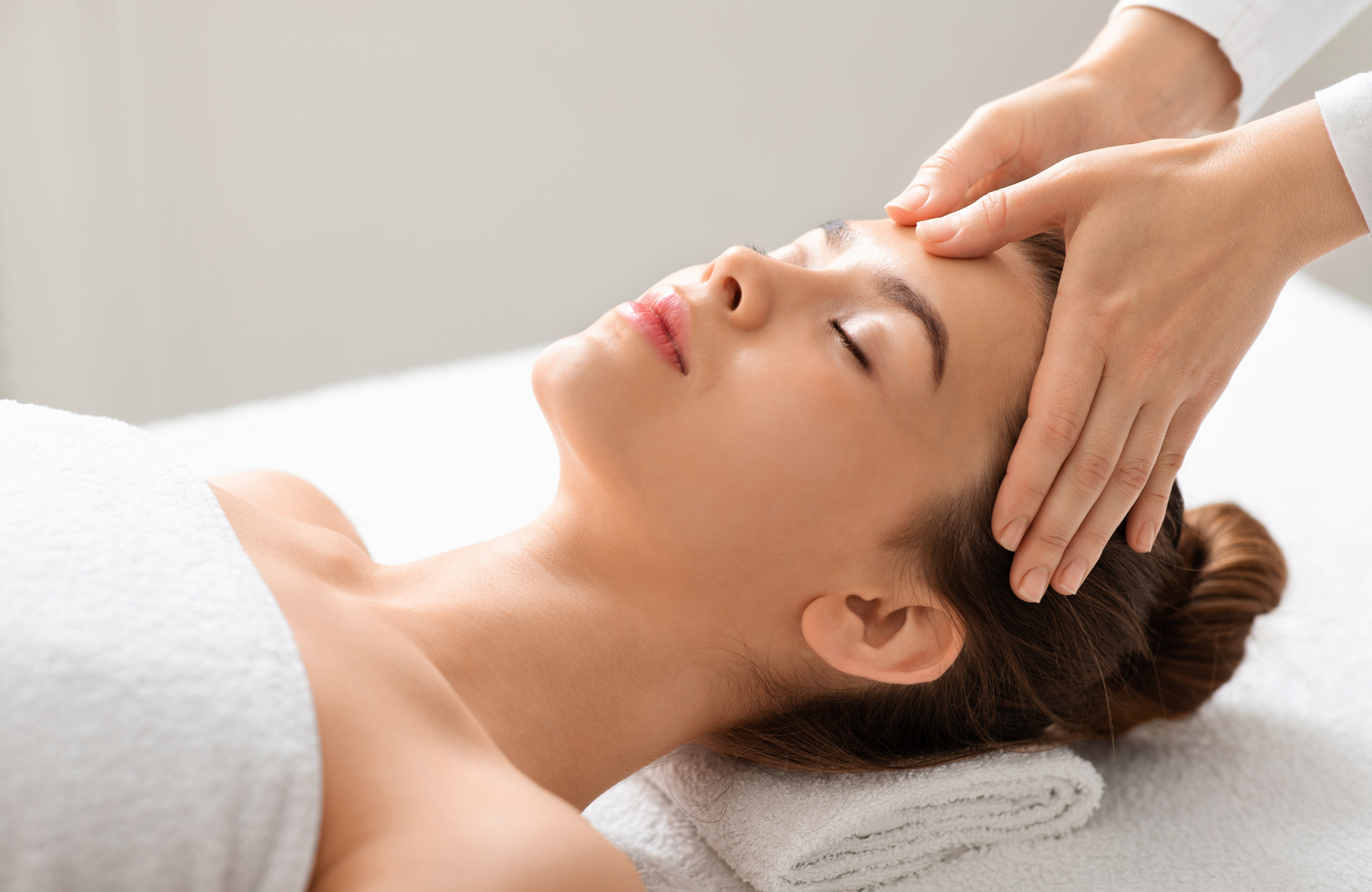 Is It Safe To Do Facial Acupressure on Yourself?